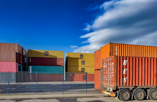 Embracing Uncertainty With Smarter Sourcing